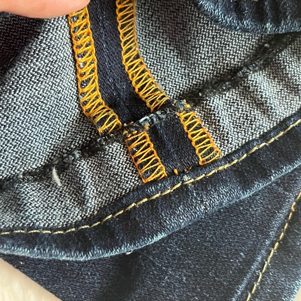 TRUE RELIGION Blue Jeans Women’s Straining Leg Sz 27 - Picture 12 of 12